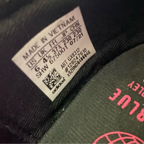 Adidas NMD Womens all black w/pink - Picture 4 of 4